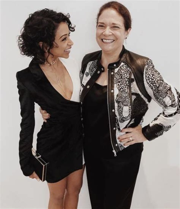 Liza Koshy Parents, Age, Ethnicity, Siblings, Net Worth And More