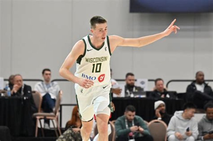 Luka Garza, Joe Wieskamp finish Summer League strong; get contracts