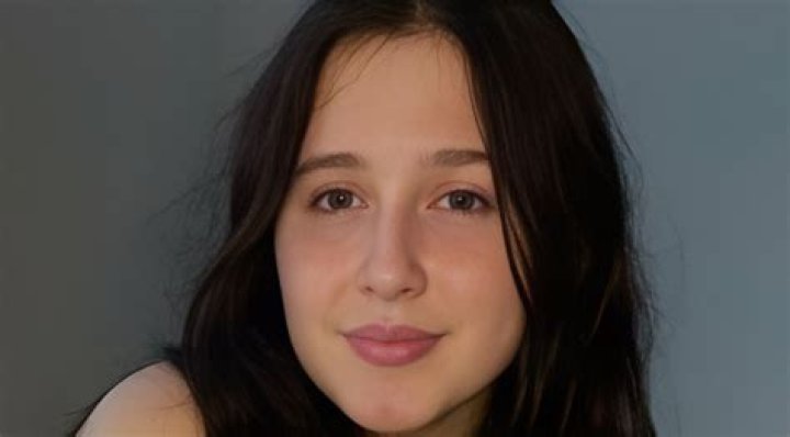 Lunou Zucchini Parents, Ethnicity, Age, Wiki, Biography, Height, Boyfriend & Net Worth