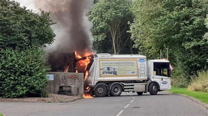 M4 traffic nightmare for Good Friday motorists after gas tanker lorry catches fire