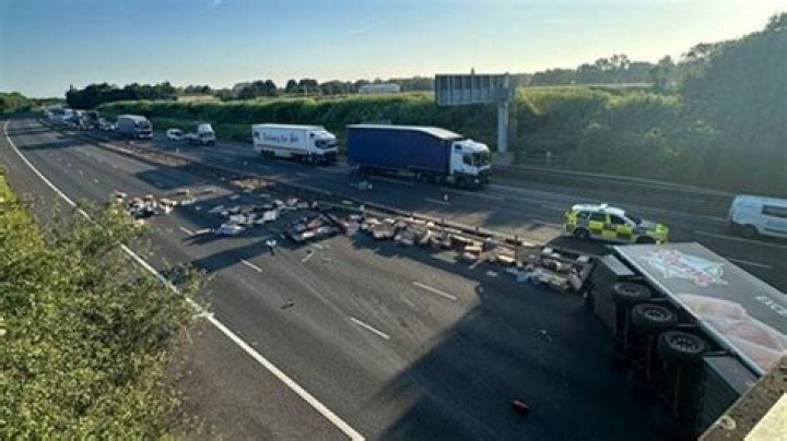 M40 crash – Three dead after car towing caravan travels wrong way down motorway