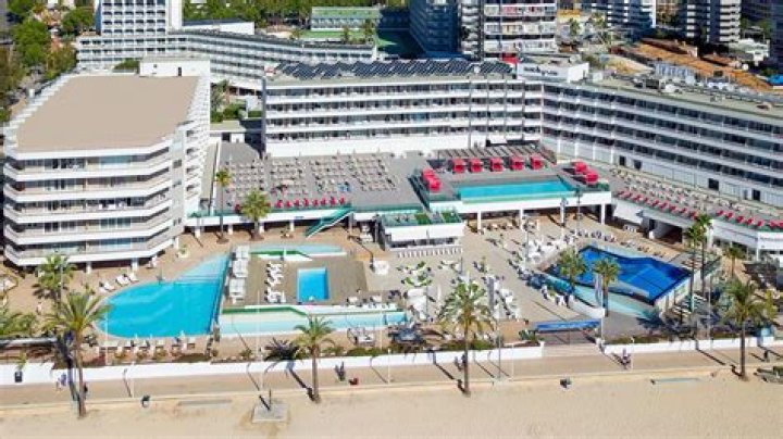 Magaluf hotel where three Brits were battered by security is blasted by guests on TripAdvisor – The Sun