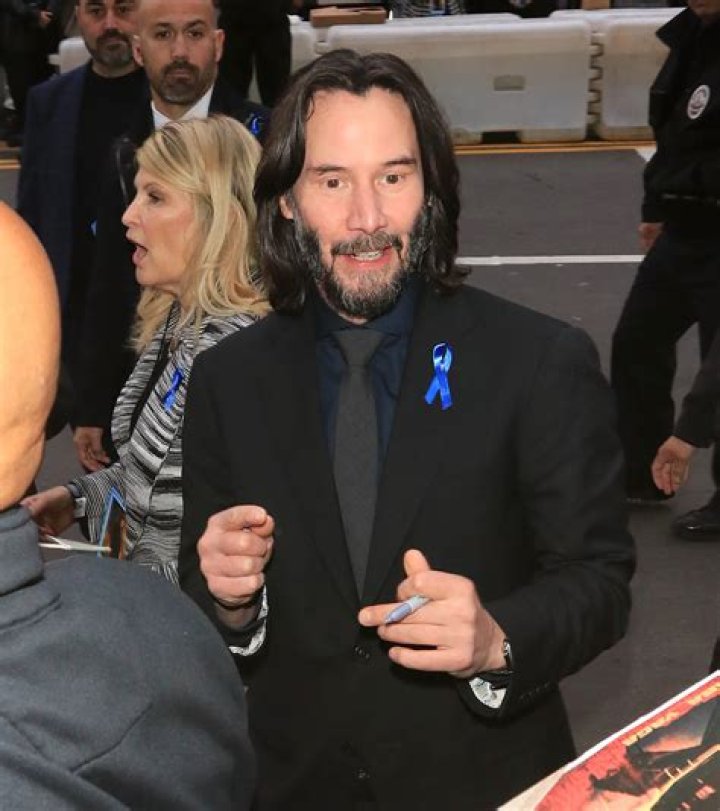 Matthew Perry Is Removing Keanu Reeves’ Name from His Memoir