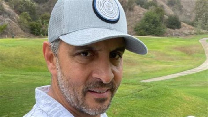 Mauricio Umansky shares gym thirst trap amid Kyle Richards divorce rumors