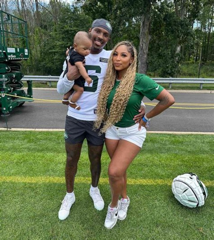 Mecole Hardman: Profession, Wife, Children, Pregnancy And Net Worth