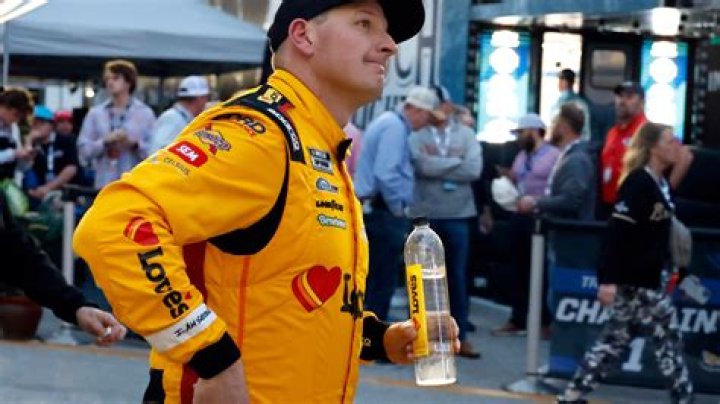 Michael McDowell finally wins first NASCAR Cup Series pole in Atlanta in 467th career start
