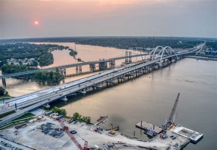 Moline to purchase land from I-74 River Bridge project