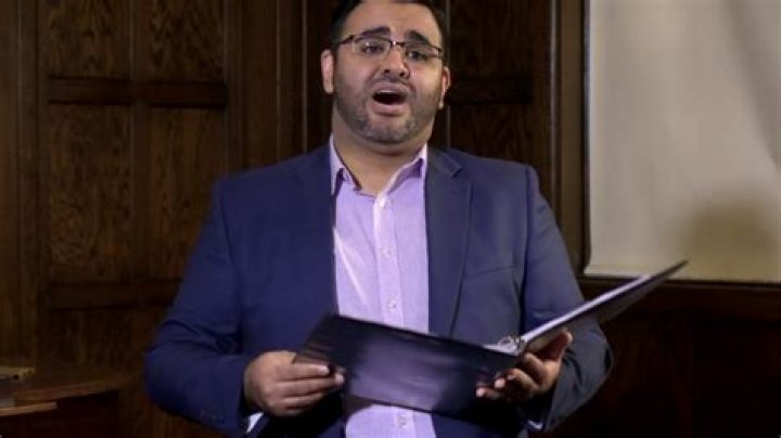 Muscatine native Juan Carlos Mendoza, tenor, performs in two concerts