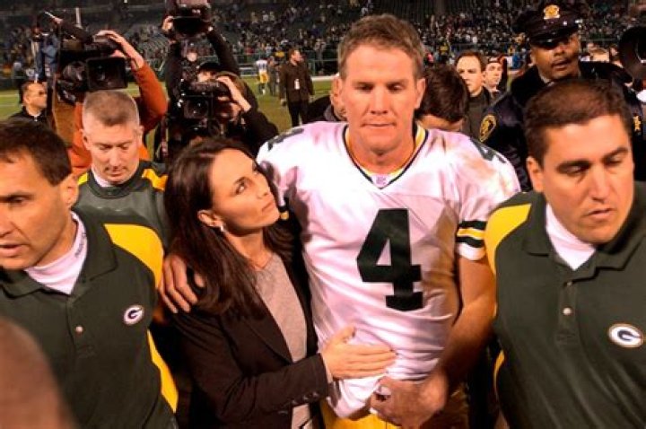 NFL at 100: Favre flawless vs. Raiders after dad’s death