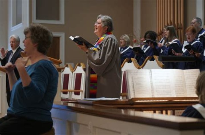 North Carolina megachurch exits Southern Baptist Convention after expulsions over women pastors