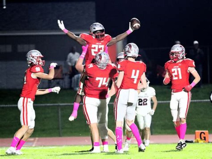 North Scott Football getting ready for playoff opener against Decorah