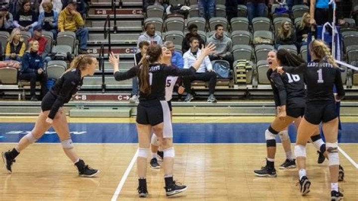 North Scott Volleyball advances at State Tournament