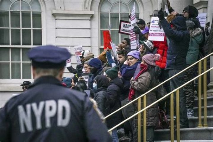 NYPD officers will have to record race of people they question under new police transparency law