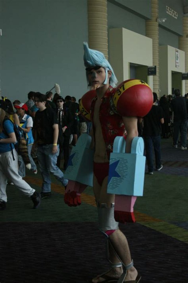 One Piece Cosplay Bulks Up With Franky
