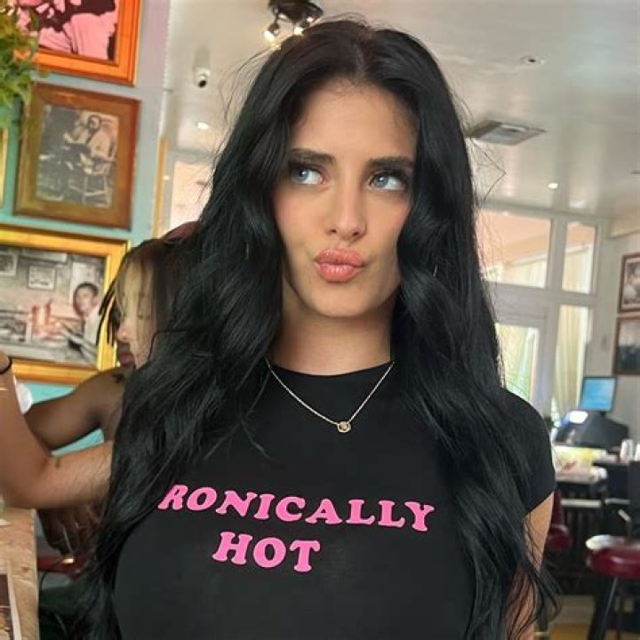OnlyFans Camilaaraujo: A Deep Dive Into Her Success And Journey