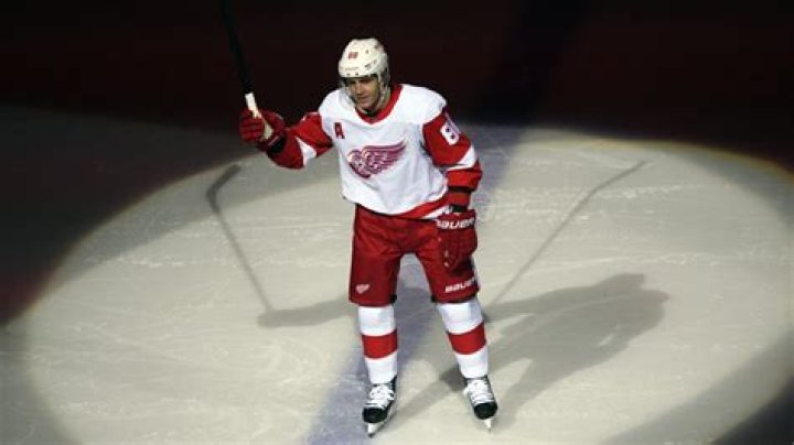 Patrick Kane returns to Chicago with the Detroit Red Wings