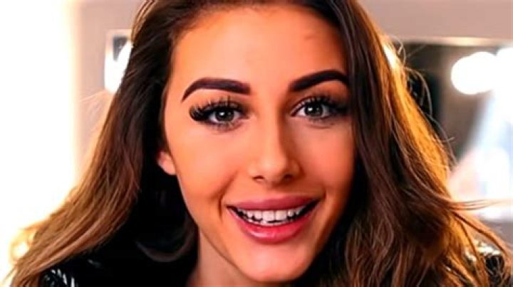 Perfect Match contestant Chloe Veitch comes out as bisexual: ‘It was my dirty little secret’