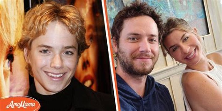 Peter Pan’s rarely seen child star Jeremy Sumpter unrecognisable as he reveals wife is pregnant with first baby