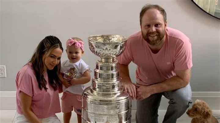 Phil Kessel Wife, Is He Married, Girlfriend Sandra Pereira, Daughter