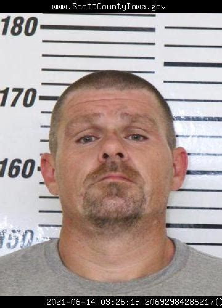 Police: Davenport man, co-defendant stole catalytic converters from 9 River Bend buses