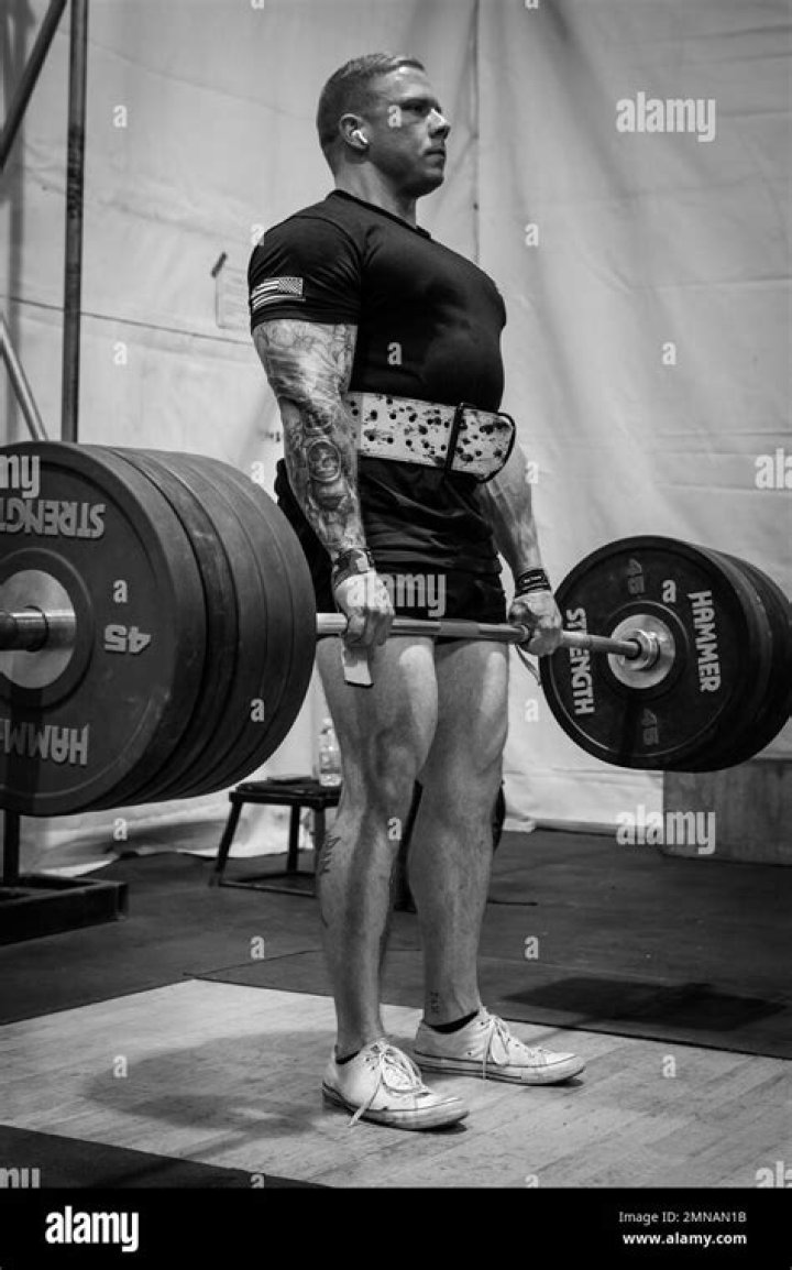 Powerlifting Leads to Complete Body Transformation
