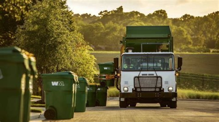 QC no-sticker and no-charge yard waste disposal services return