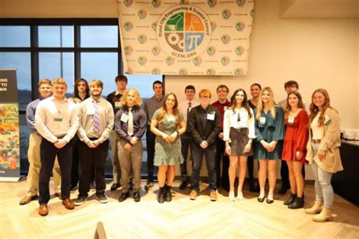 Quad City students earn STEM scholarships