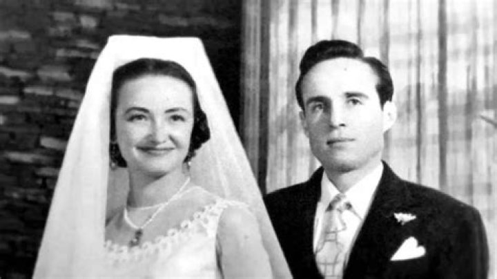 ¿Quién fue la primera esposa de Rex Heulman, Elizabeth Ryan?Wikipedia y la edad
