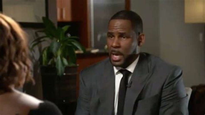 R. Kelly interview: Twitter reacts with memes and props to Gayle King