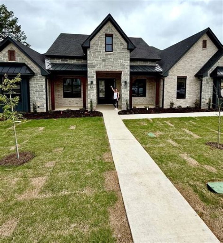 Randi Mahomes [2023 Update]: Divorce & House