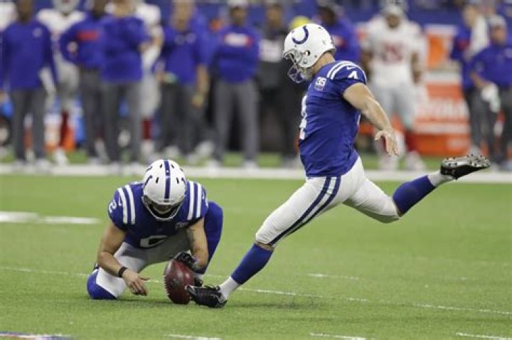 Record-breaking kicker Adam Vinatieri plans to retire