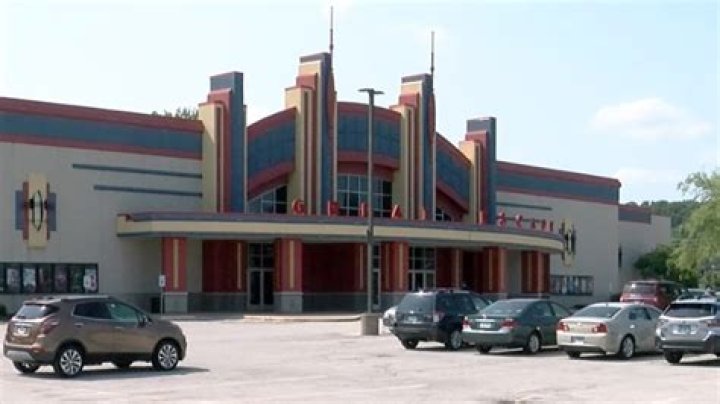 Regal, Moline, closes its doors for good