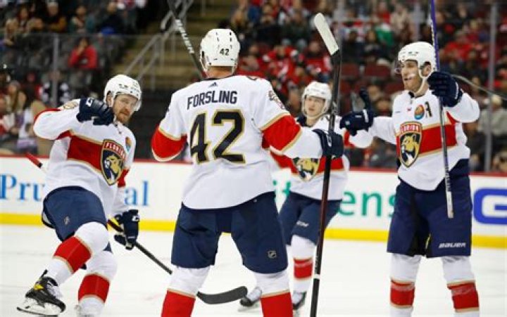 Reinhart, Bobrovsky lead Panthers past skidding Devils 4-2