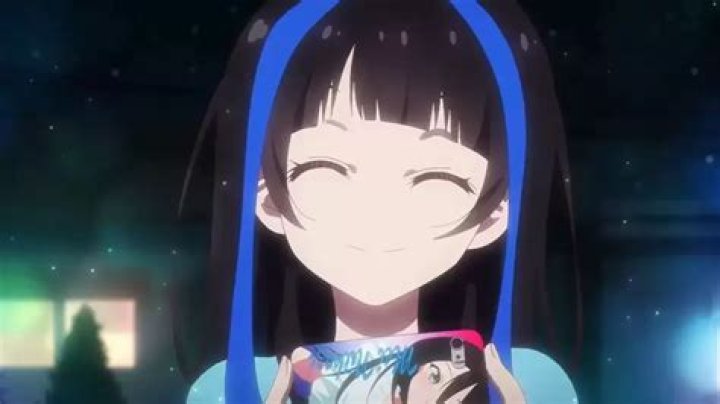 Rent-a-Girlfriend Cosplay Celebrates Season 3's Debut With Chizuru