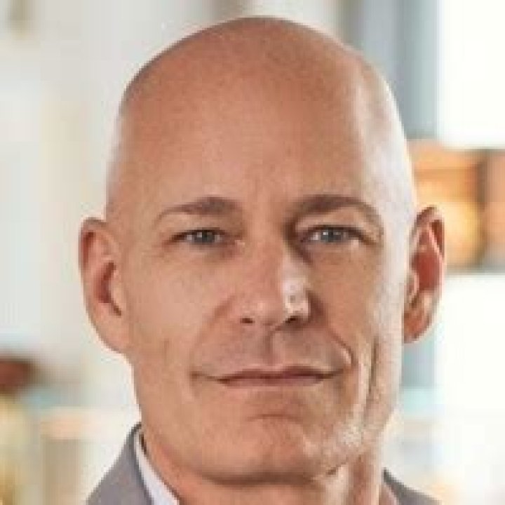 
Robert Hanson
Net Worth
