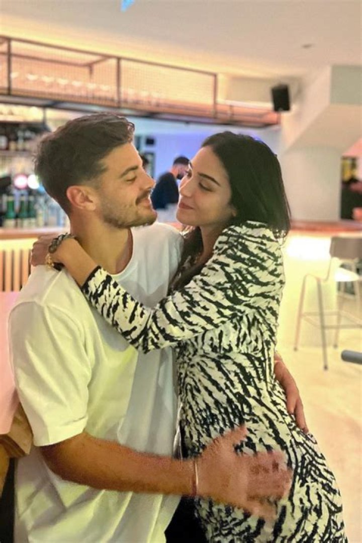 Romain Ntamack Girlfriend Lili Lopez Is A Real Estate Agent