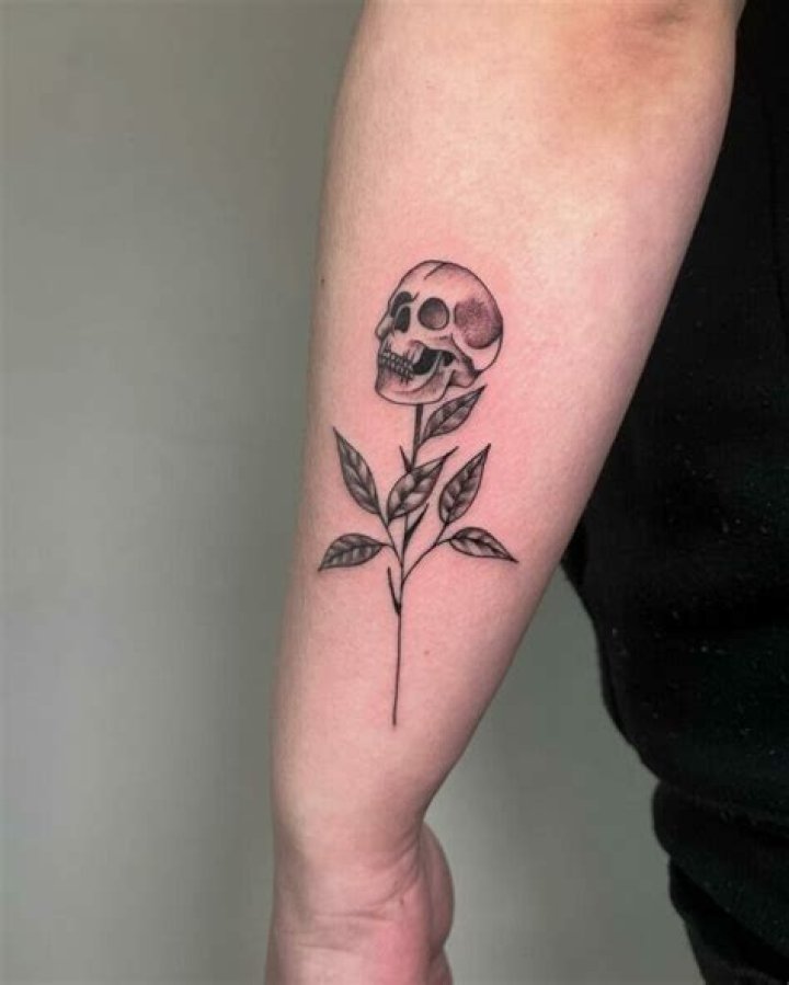 Rose and Skull Tattoo Meaning – What Does the Combination Symbolize?