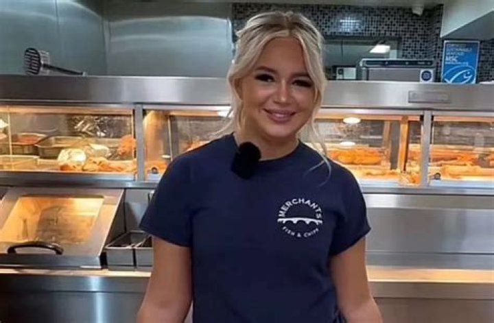 Ruthless chip shop owner praised for insulting 1-star reviewer saying he can 'stick his unbattered sausage up his a***'