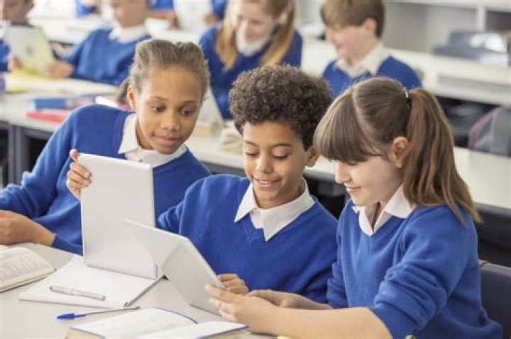 Schools could introduce four-day weeks and reduce learning hours in major blow to working families