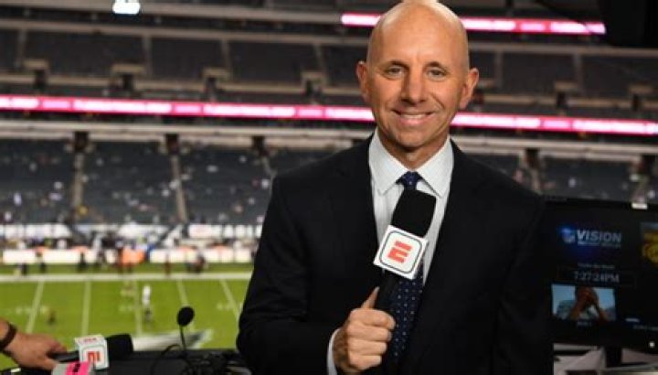 Sean Mcdonough Wife: Is The Sports Commentator Married Or Dating?