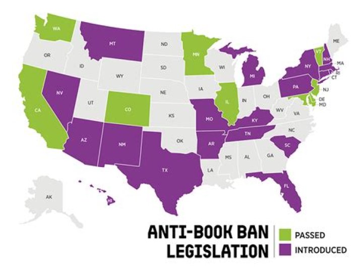 Secretary of State files legislation to prevent book banning in Illinois libraries