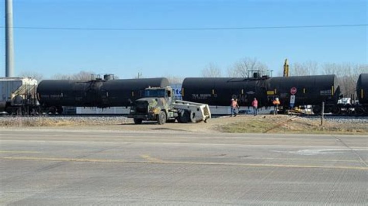 Semi-truck hit by train in Bettendorf, no one hurt
