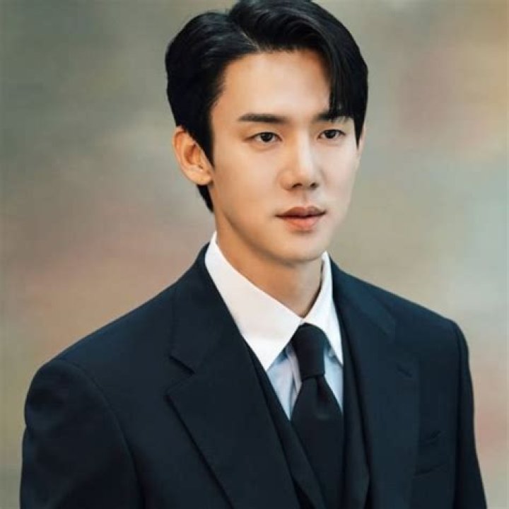 
Seok Cho Young
Net Worth
