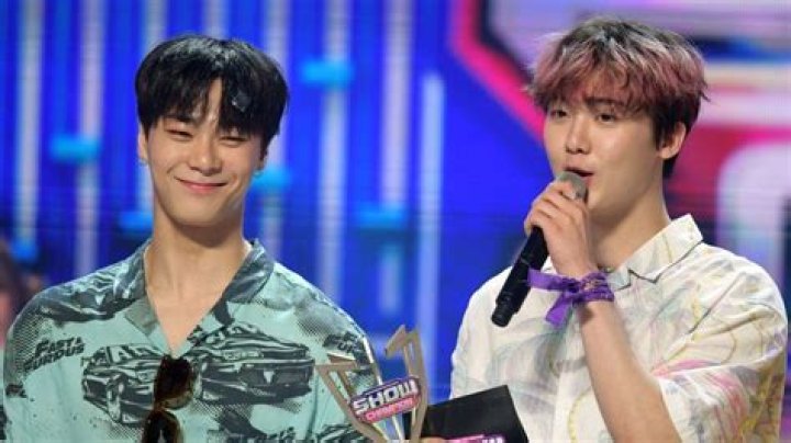SEVENTEEN's Seungkwan shares another heartfelt tribute for best friend ASTRO's Moonbin; Fans pour love
