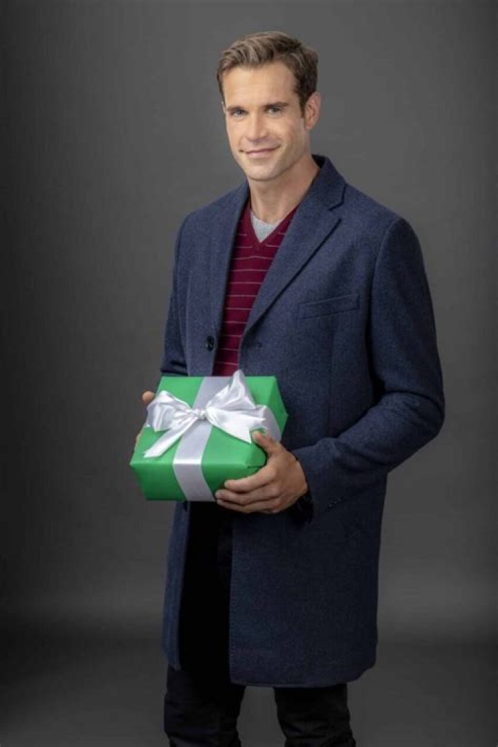 Stephen Huszar: Wiki, Bio, Age, Height, Movies, Parents, Family, Wife