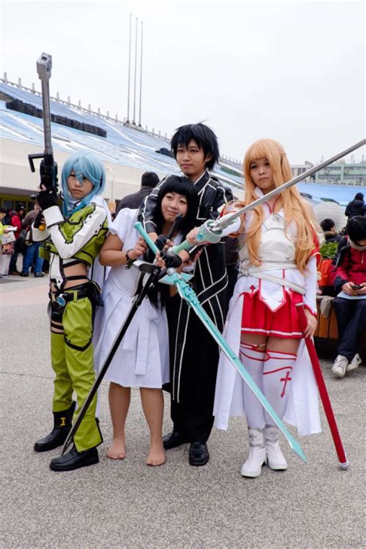 Sword Art Online Cosplay Takes a Shot with Sinon