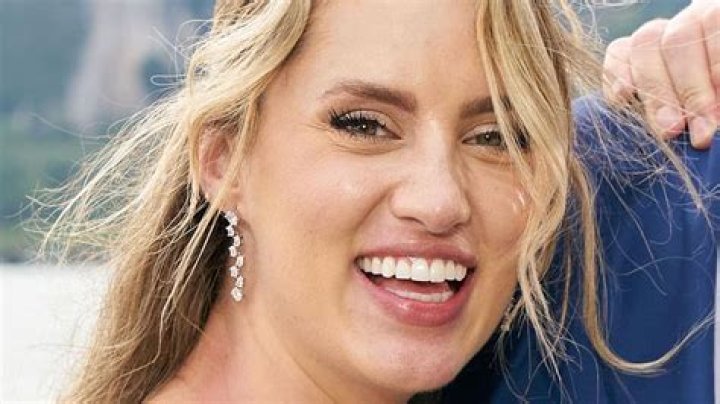The Bachelor winner Kaity Biggar shows how she gets her signature curls with new tutorial