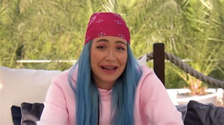 The Challenge rookie Emy Alupei releases her Alien music video, castmates react to song and visuals