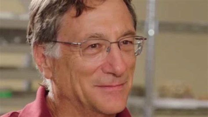 The Curse of Oak Island: The team begins mapping Aladdin’s Cave below the Money Pit area