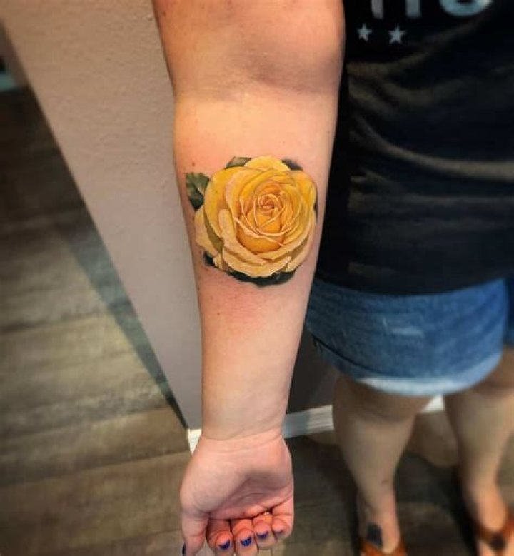 The Top 31 Yellow Rose Tattoo Ideas – [2022 Inspiration Guide]